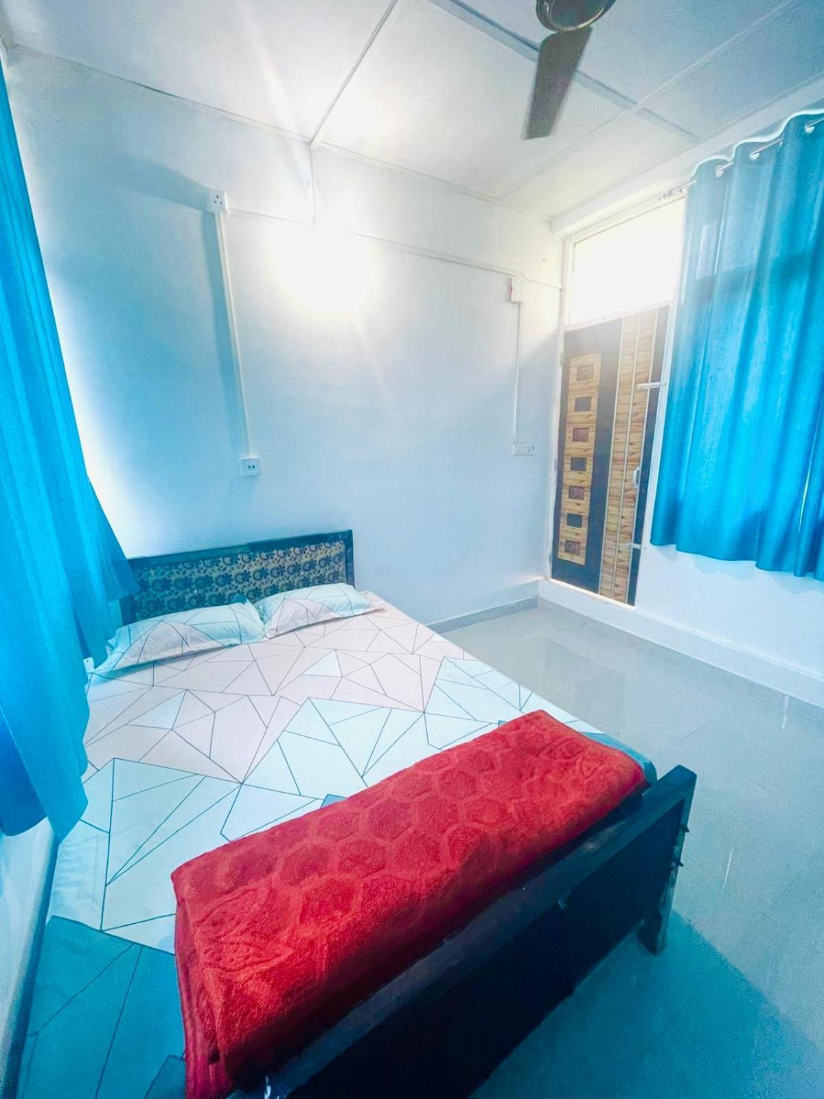 ホテル Cupidtrails Backpacker'S Penthouse グワーハーティー エクステリア 写真