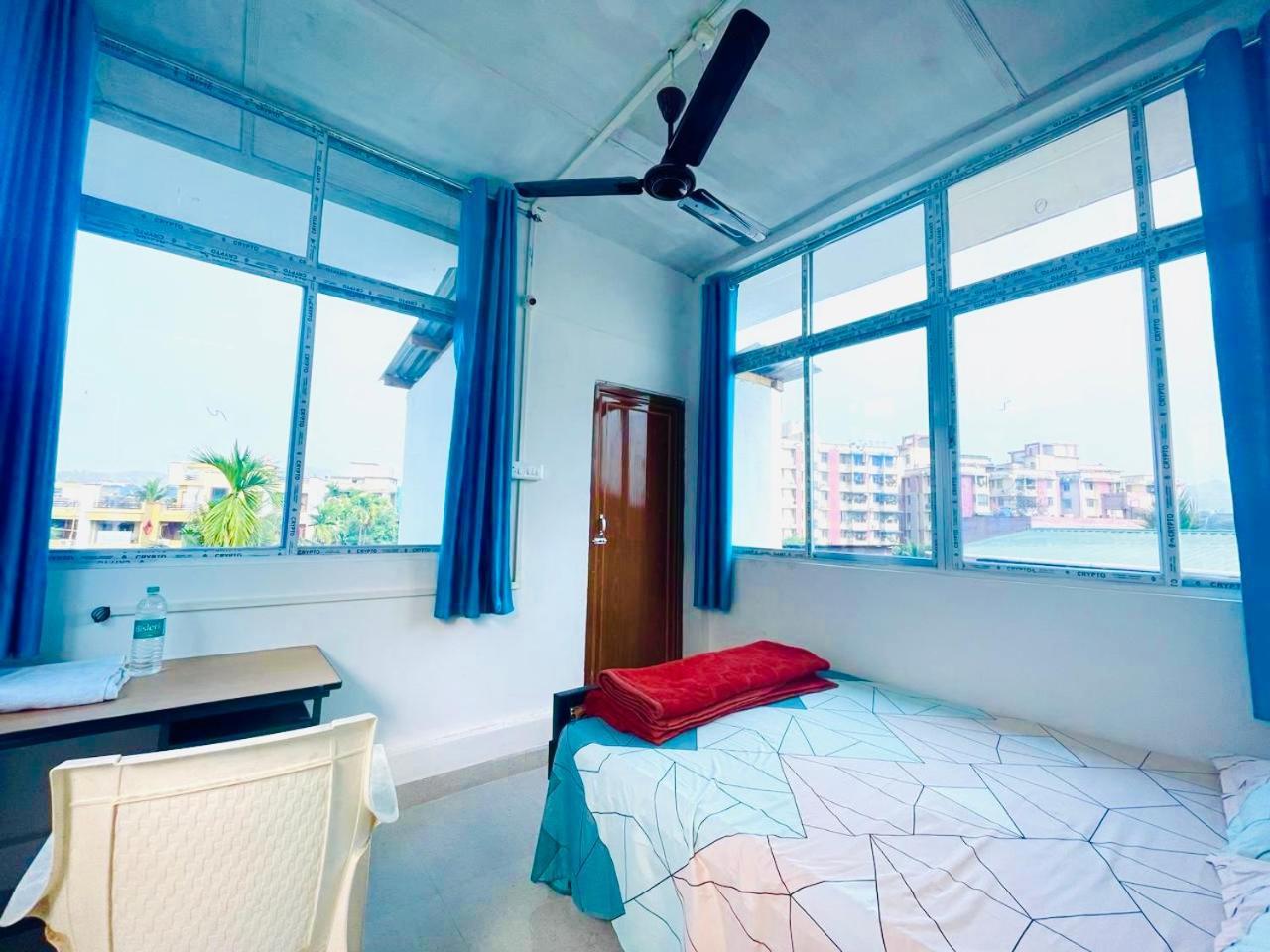 ホテル Cupidtrails Backpacker'S Penthouse グワーハーティー エクステリア 写真