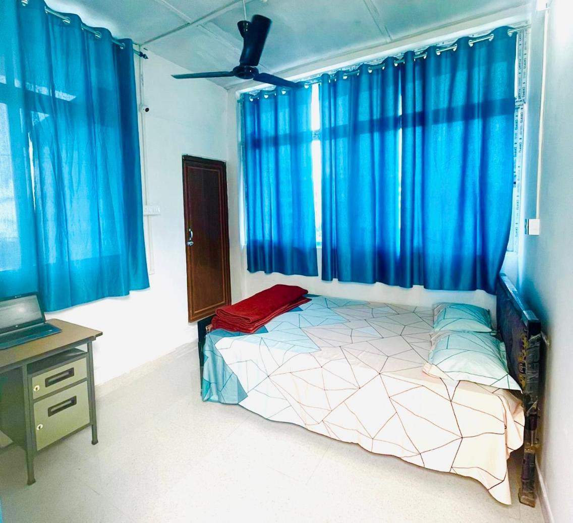 ホテル Cupidtrails Backpacker'S Penthouse グワーハーティー エクステリア 写真